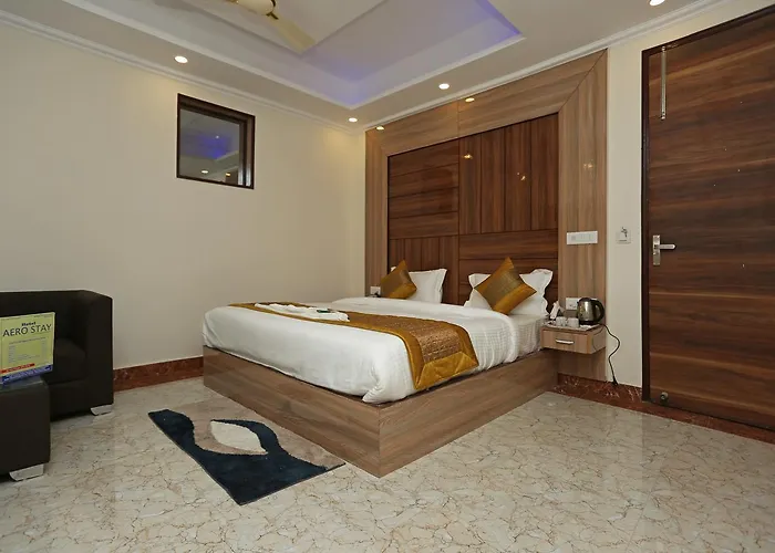 Hotel Aerostay Inn